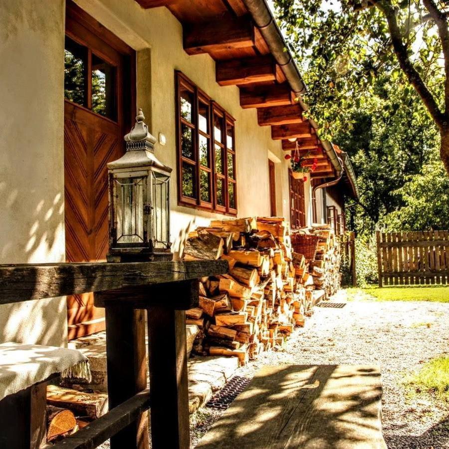 Apartmany Cerveny Dvur Chvalšiny Εξωτερικό φωτογραφία
